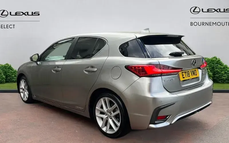 Used Lexus CT200h 136 HP (100 kW) 2018 Silver Hatchback
