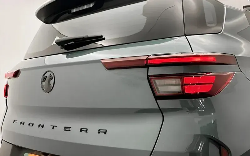 New Vauxhall Frontera Design Edition 83 kW (113 HP) 2025 Green SUV