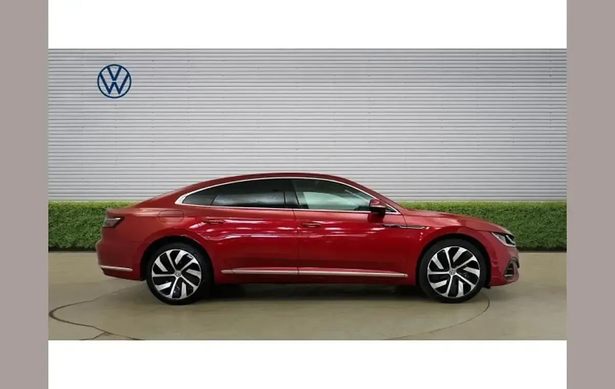 Używany VW Arteon R-line 218 KM (160 kW) 2023 Czerwony Hatchback
