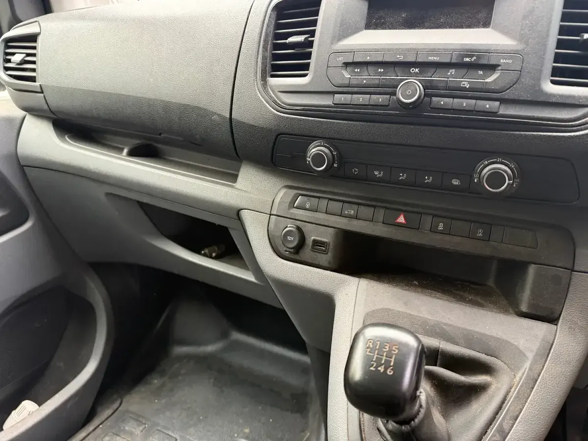 Used Vauxhall Vivaro Edition 100 HP (73 kW) 2019 White MPV