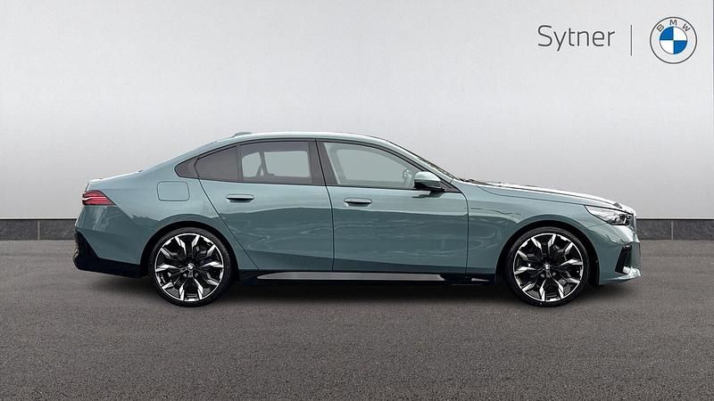 New BMW 530e M Sport 295 HP (216 kW) 2026 Green