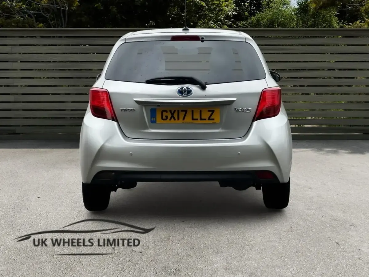 Used Toyota Yaris Hybrid 2017 Silver Hatchback
