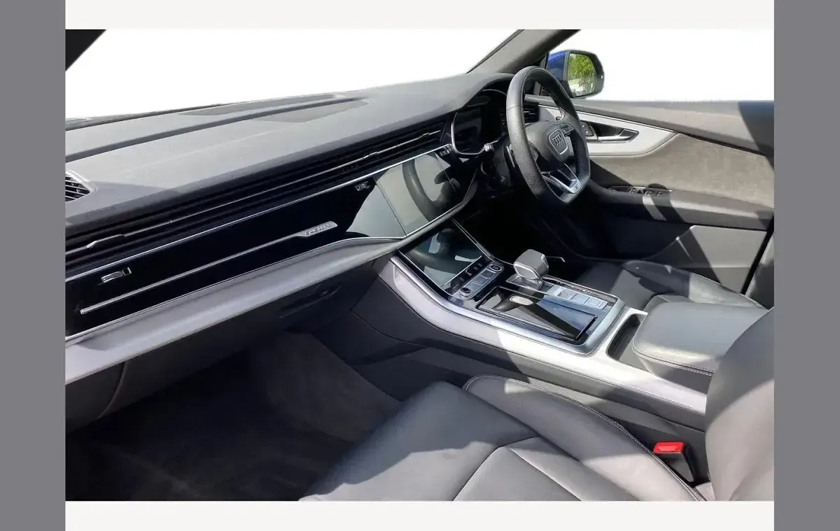 Begagnad Audi Q8 S-Line 340 HK (250 kW) 2022 Blå SUV
