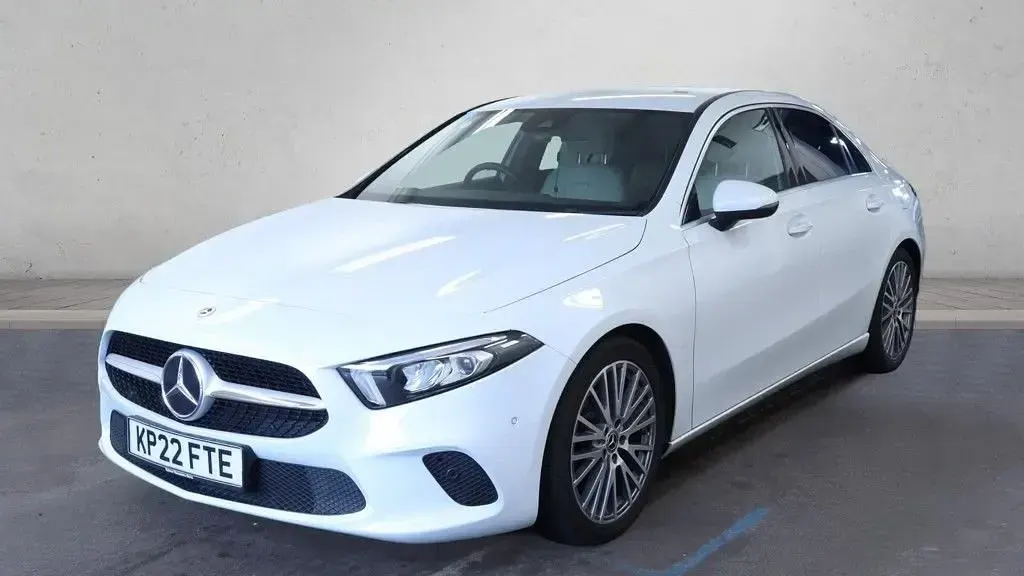 Used Mercedes A180 Executive 136 HP (100 kW) 2022 White Sedan