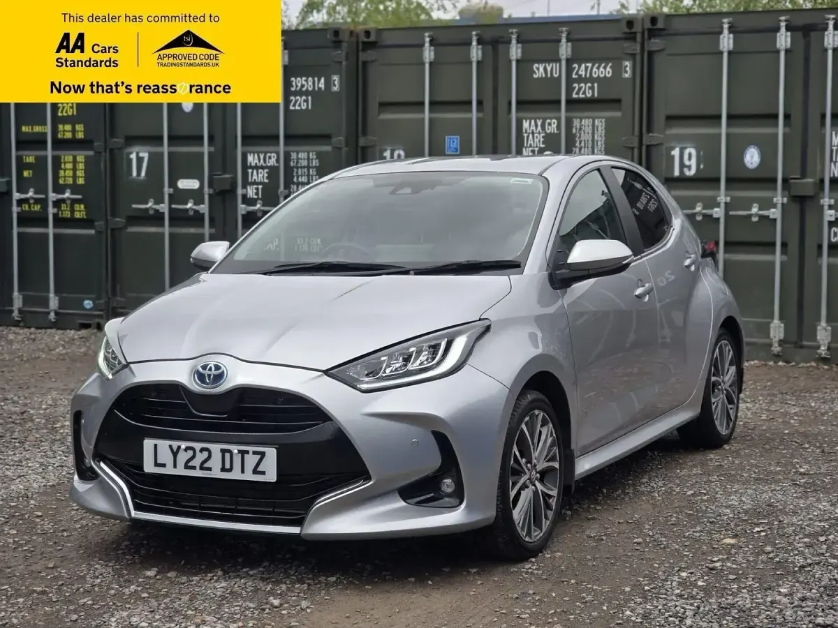 Used Toyota Yaris Hybrid 116 HP (85 kW) 2022 Silver Hatchback