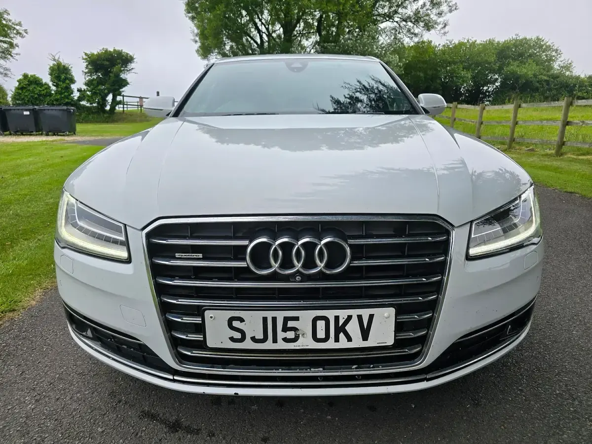 Used Audi A8 Sport 254 HP (186 kW) 2015 White Sedan