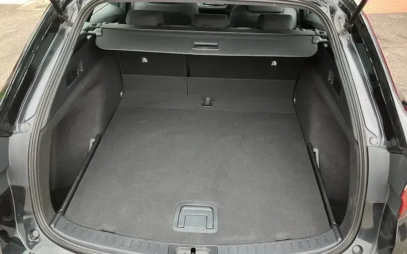 Used Toyota Corolla 140 HP (102 kW) 2025 Black Estate