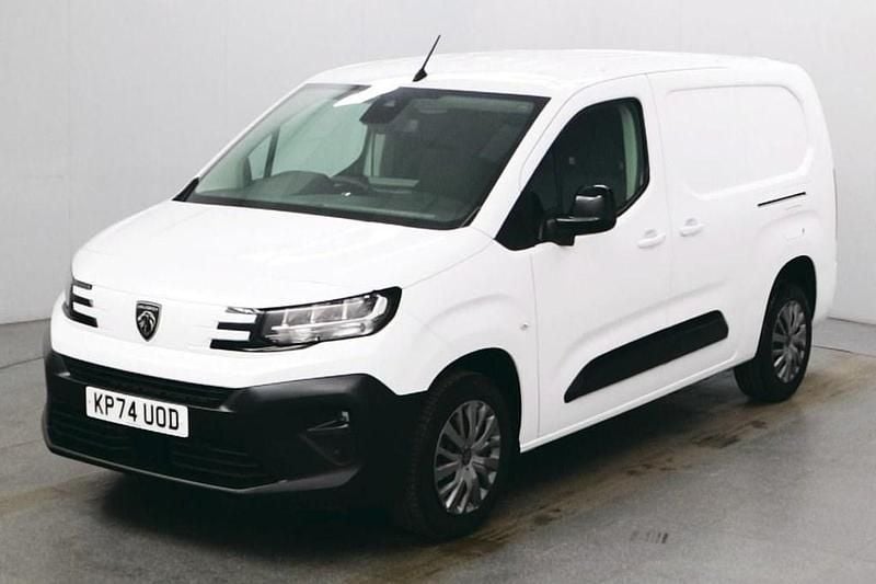 White Used 2024 Peugeot Partner MPV | £13,990 (Fair price) - Image 1/4