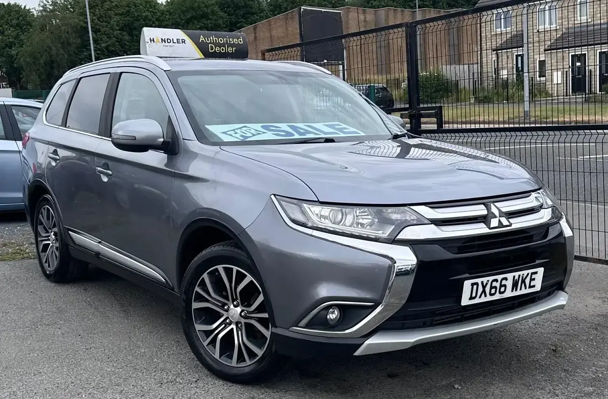 Used Mitsubishi Outlander 150 HP (110 kW) 2016 Grey SUV