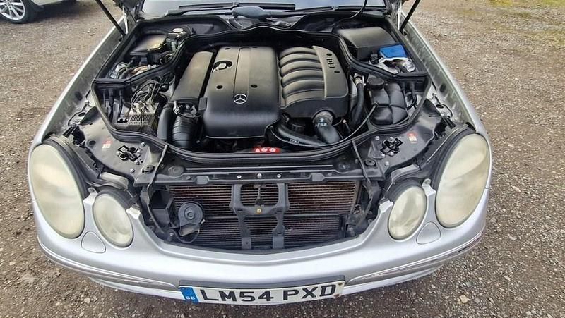 Used Mercedes E270 Avantgarde 177 HP (130 kW) 2005 Silver Sedan