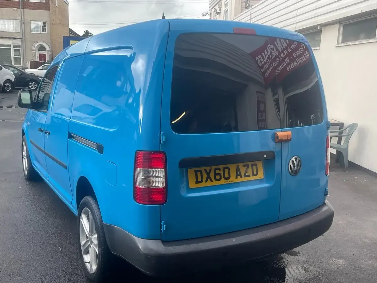 Used VW Caddy 104 HP (76 kW) 2010 Blue MPV