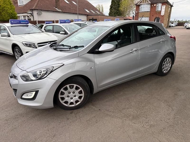 Used Hyundai i30 Classic 100 HP (73 kW) 2013 Silver Hatchback