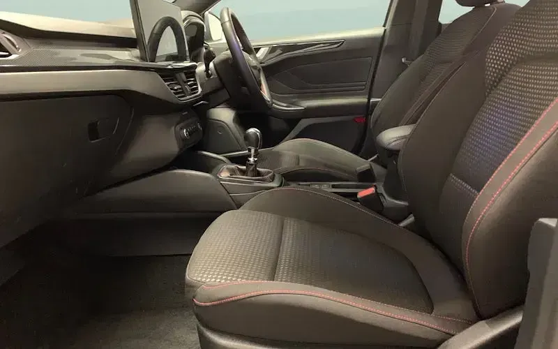 Gebraucht Ford Focus ST-Line 125 PS (91 kW) 2024 Silber Kleinwagen