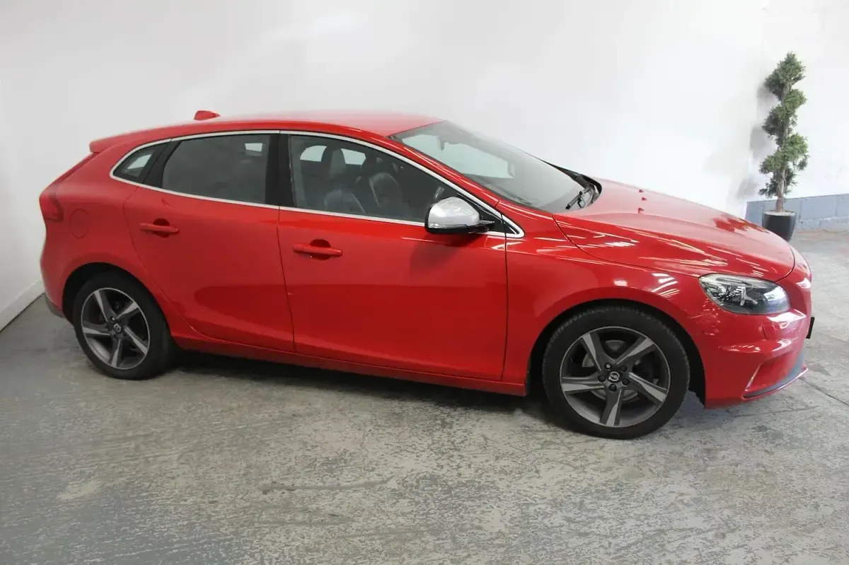 Used Volvo V40 R-Design 2014 Red Hatchback