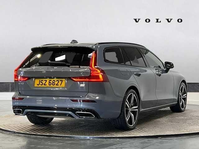 Used Volvo V60 R-Design 249 HP (183 kW) 2022 Grey Estate