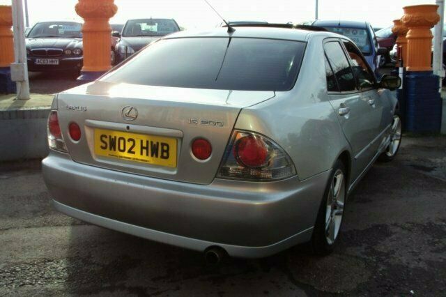 Used Lexus IS200 153 HP (112 kW) 2002 Sedan