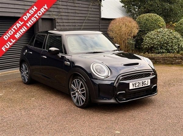 Black Used 2021 Mini Cooper S Exclusive Hatchback | £19,990 (A bit pricey) - Image 1/1