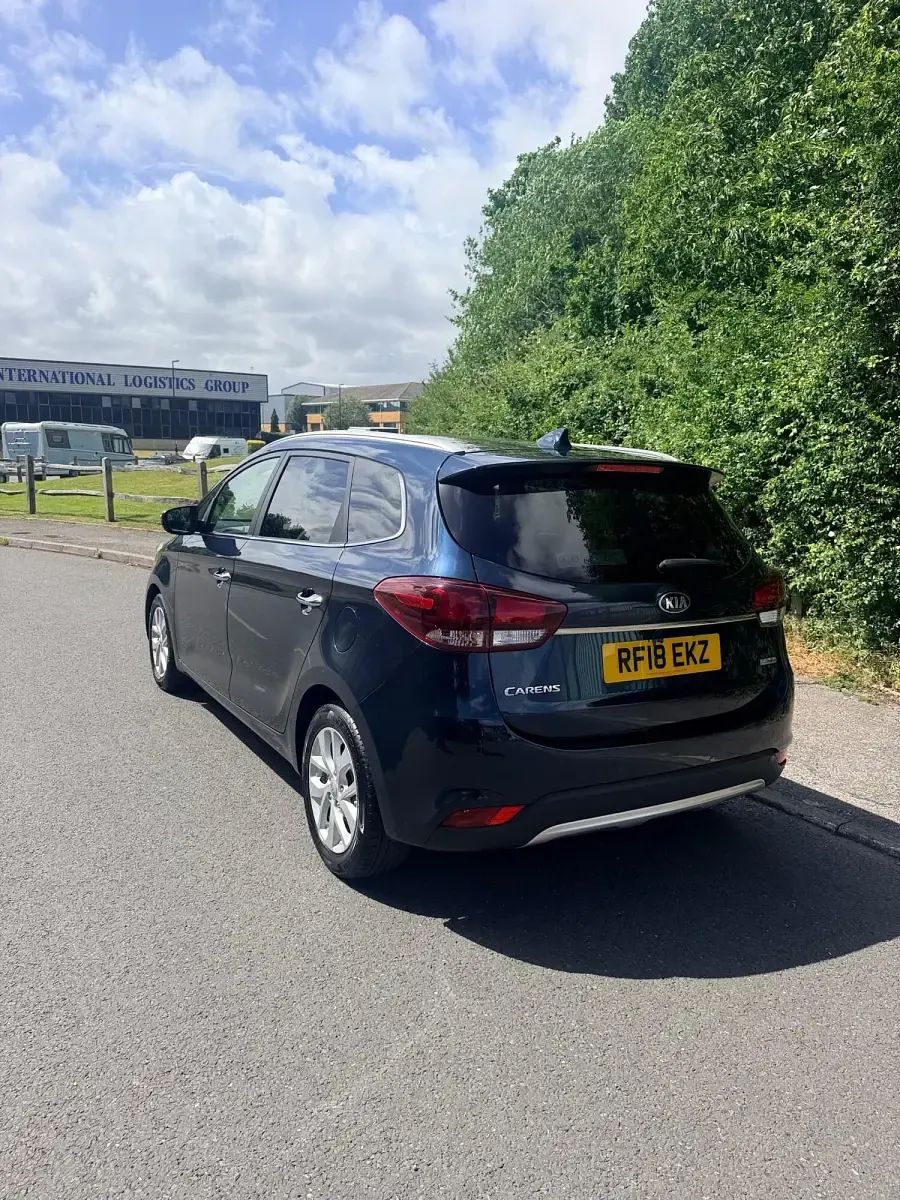 Used Kia Carens 135 HP (99 kW) 2018 Blue MPV