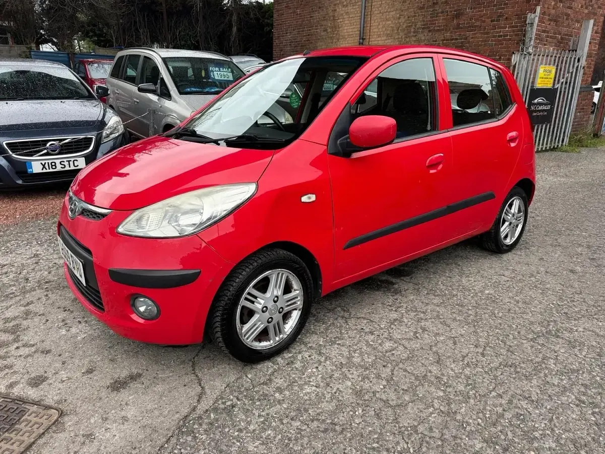 Used Hyundai i10 Style 77 HP (56 kW) 2009 Red Hatchback