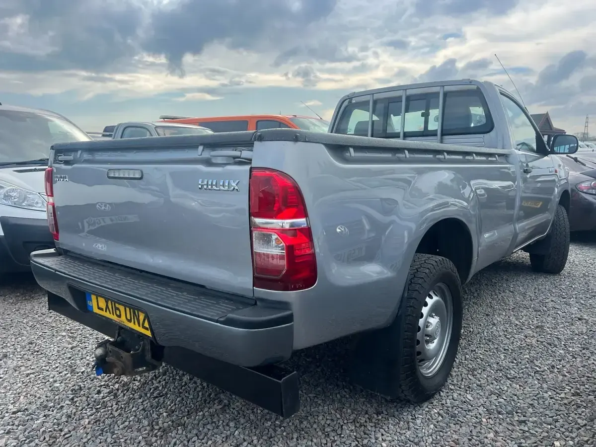 Used Toyota HiLux Active 2016 Silver Pickup