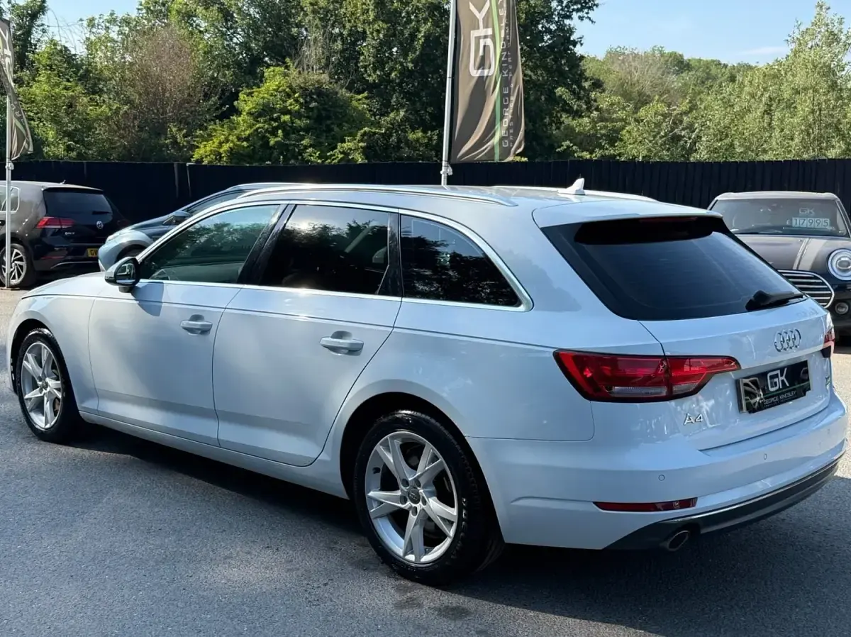 Used Audi A4 Sport 190 HP (139 kW) 2017 White Estate