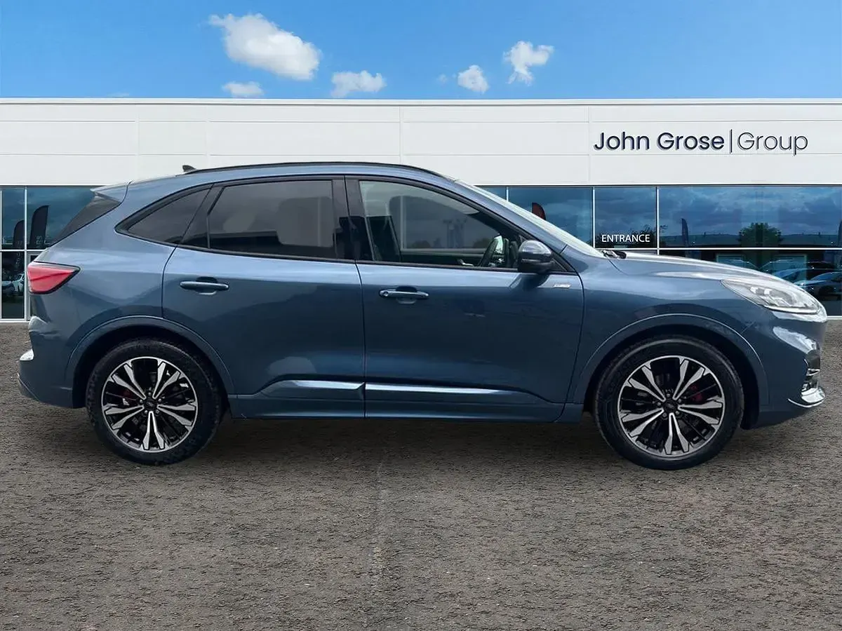 Used Ford Kuga ST-Line X 190 HP (139 kW) 2023 Blue SUV