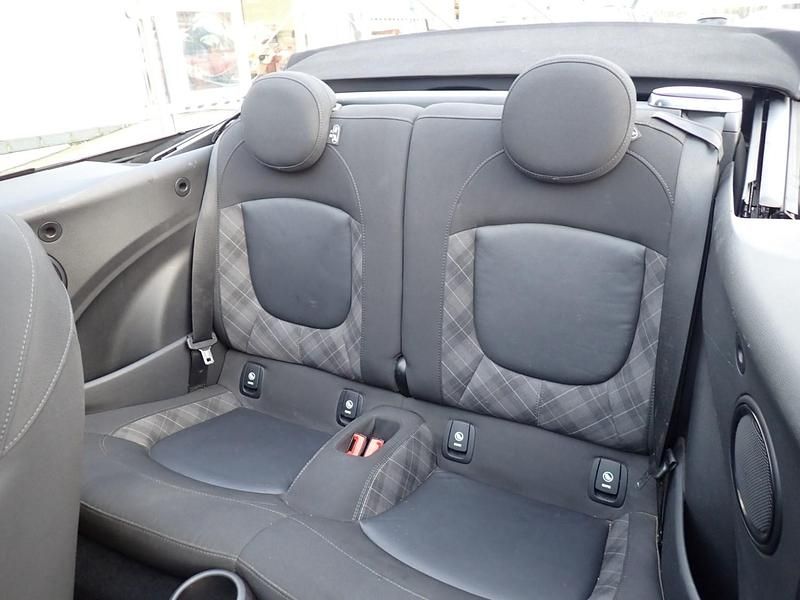 Usado Mini Cooper Cabriolet 136 CV (100 kW) 2018 Gris Descapotable