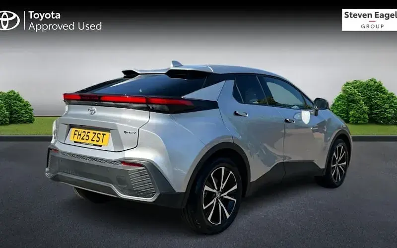 New Toyota C-HR Design 140 HP (102 kW) 2025 Silver SUV