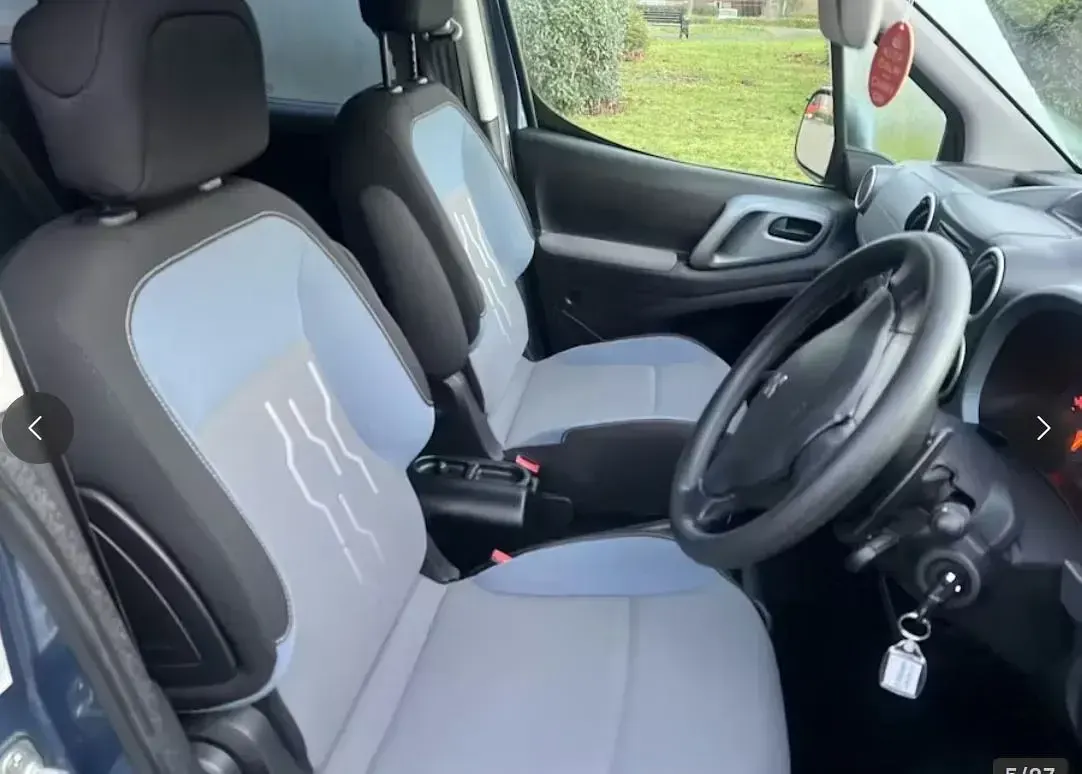 Second-hand Peugeot TePee S 2015 Albastru Monovolum