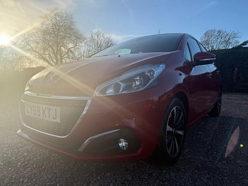 Used Peugeot 208 S 100 HP (73 kW) 2019 Red Hatchback