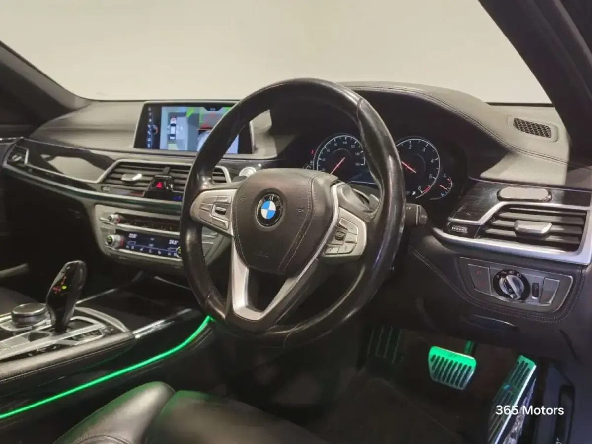 Usado BMW 730 M Sport 265 CV (194 kW) 2015 Gris Berlina