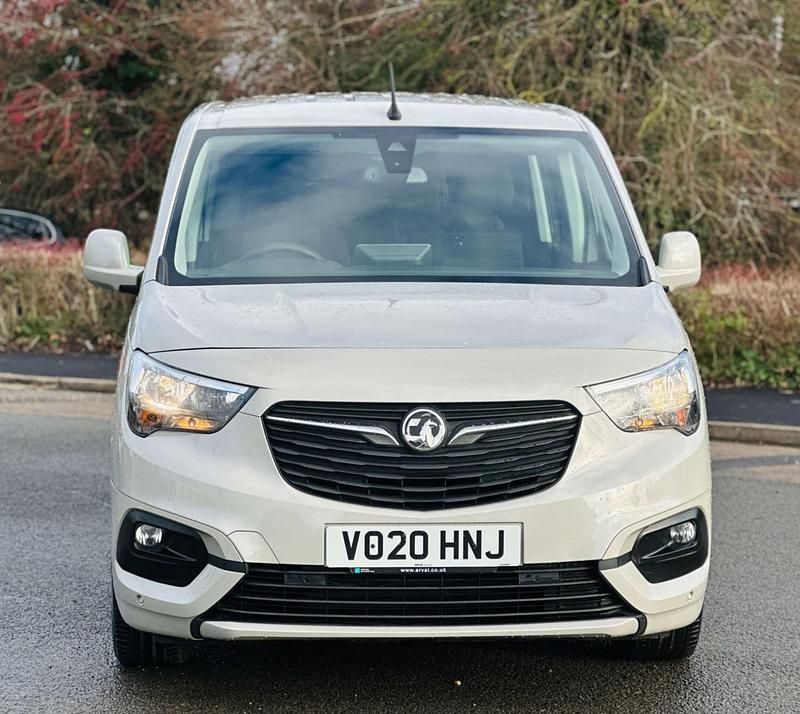 Used Vauxhall Combo S 110 HP (80 kW) 2020 Grey MPV