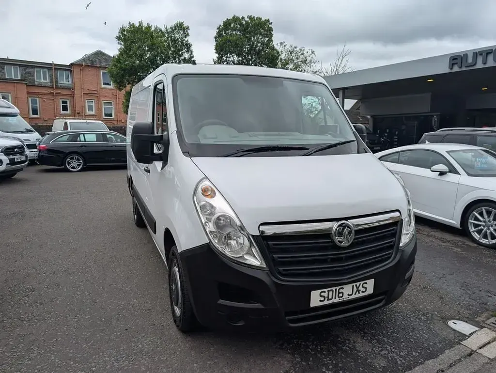 Used Vauxhall Movano 110 HP (80 kW) 2016 White MPV