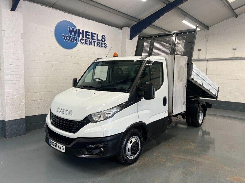 White Used 2021 Iveco Daily | £15,790 (Fair price) - Image 1/4