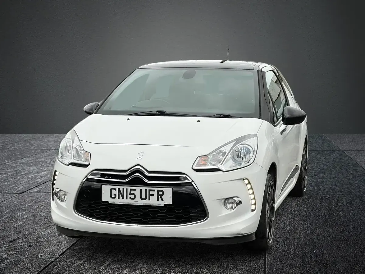 Used Citroën DS3 PureTech 2015 White Hatchback
