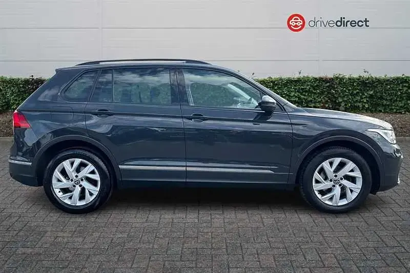 Used VW Tiguan Life 130 HP (95 kW) 2022 Grey SUV