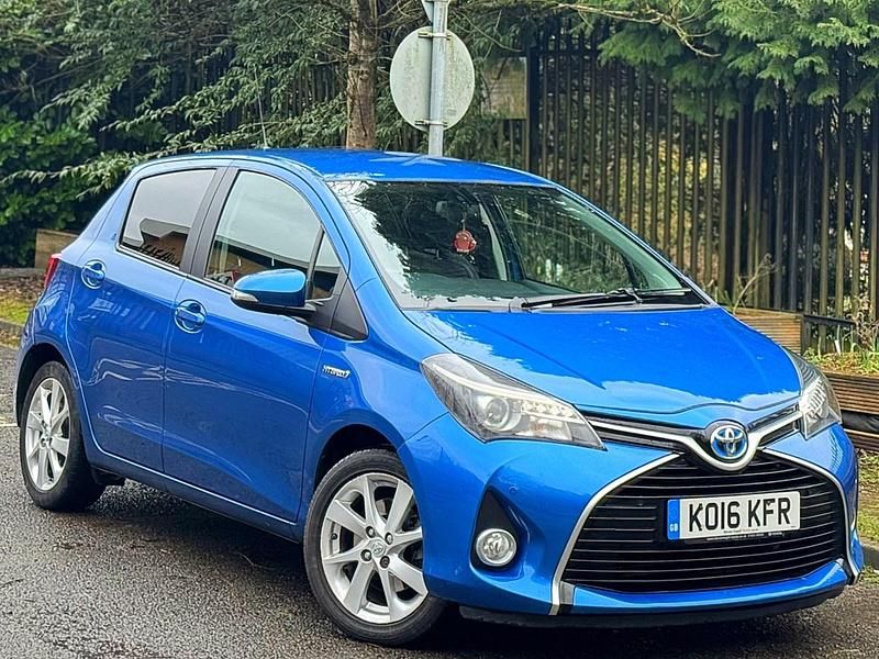 Used Toyota Yaris Hybrid 2016 Blue Hatchback