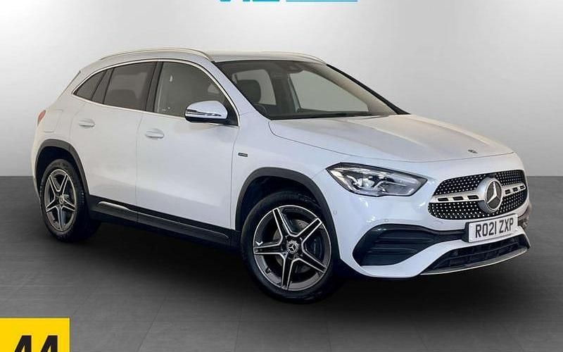 White Used 2021 Mercedes E250 Exclusive Hatchback | £19,995 (Fair price) - Image 1/3