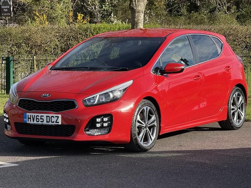 Used Kia Ceed 2015 Red Hatchback