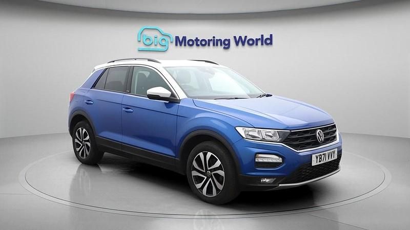 Used VW T-Roc Active 150 HP (110 kW) 2022 Blue SUV