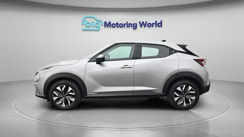 Used Nissan Juke Acenta 117 HP (86 kW) 2023 Silver SUV