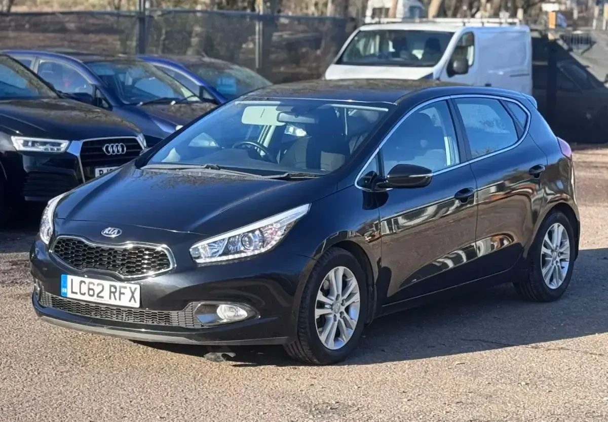 Used Kia Ceed 135 HP (99 kW) 2013 Black Hatchback
