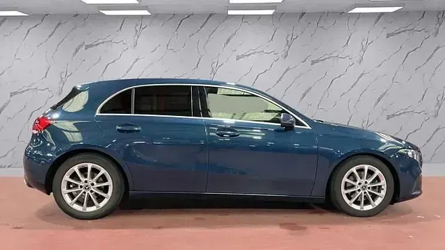 Begagnad Mercedes A150 Executive 150 HK (110 kW) 2020 Blå Halvkombi
