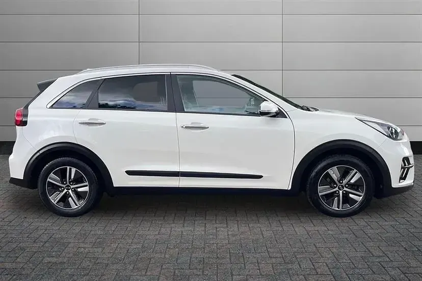 Used Kia Niro 139 HP (102 kW) 2021 White SUV