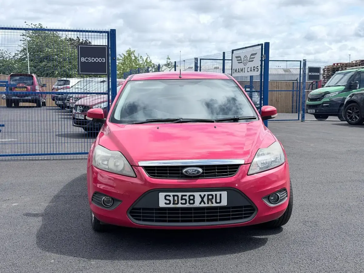Used Ford Focus Zetec 2009 Red Hatchback