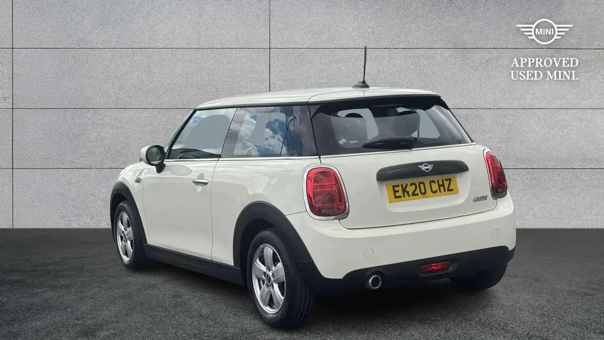 Used Mini Cooper Classic 134 HP (98 kW) 2020 White Hatchback