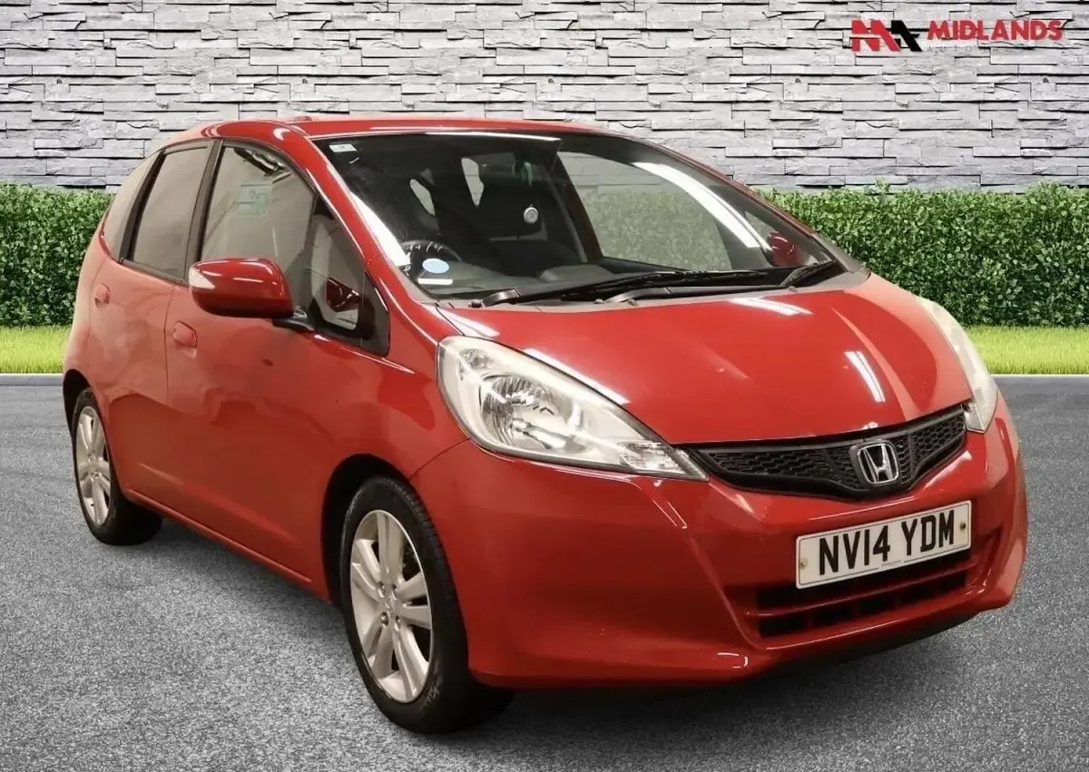 Second-hand Honda Jazz ES 99 CP (72 kW) 2014 Roșu Hatchback