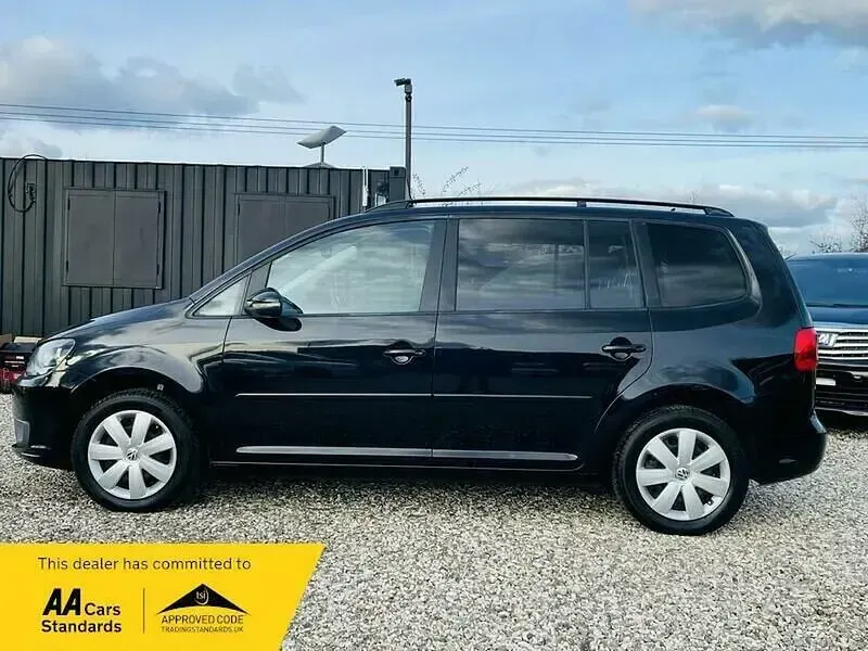 Used VW Touran Comfortline 140 HP (102 kW) 2012 Black MPV