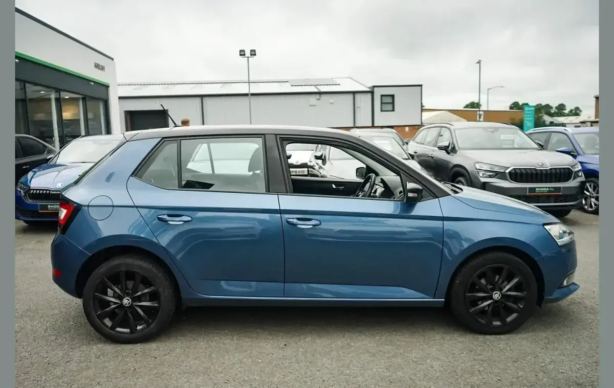 Used Skoda Fabia Colour Edition 94 HP (69 kW) 2021 Blue Hatchback