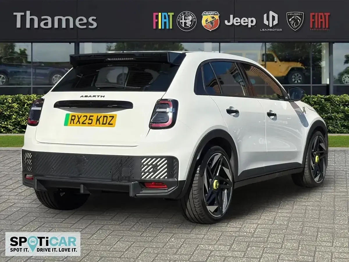 Used Abarth 600e 174 kW (237 HP) 2025 White SUV